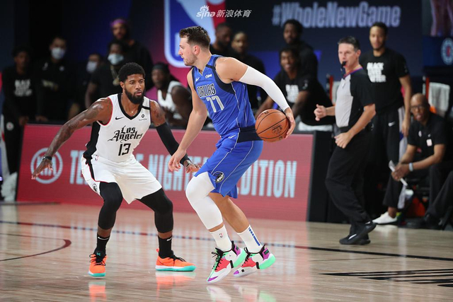 球的球迷来 球的球迷来