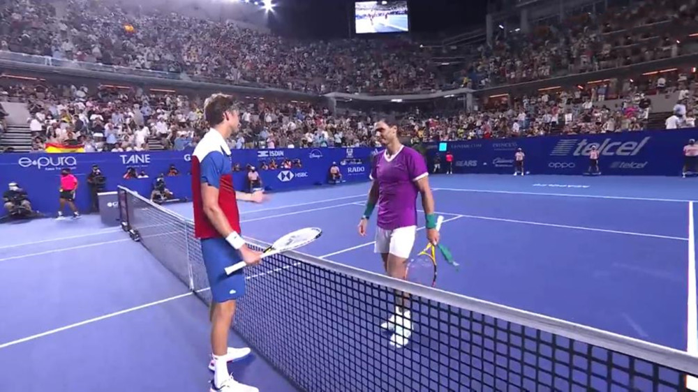 她是球队的 她是球队的