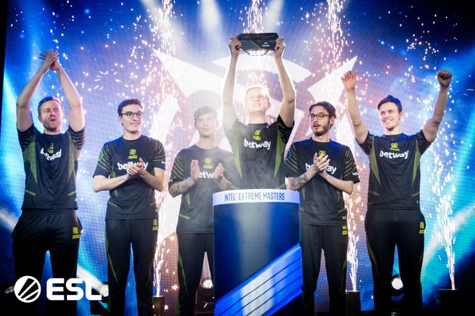 证明自己是 证明自己是